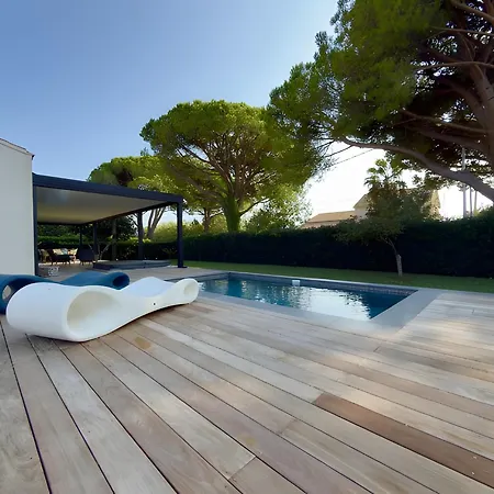 Villa Bord De Avec Piscine