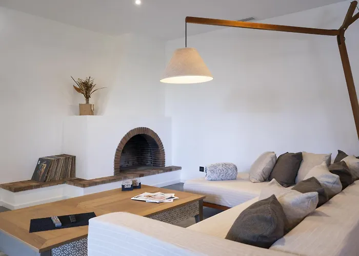 Bord De Avec Piscine Villa *