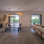 Bord De Avec Piscine Villa