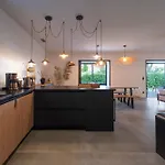 Bord De Avec Piscine