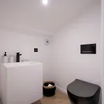Vila Bord De Avec Piscine