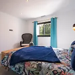 Bord De Avec Piscine Vila *