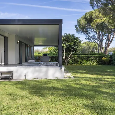 Bord De Avec Piscine *