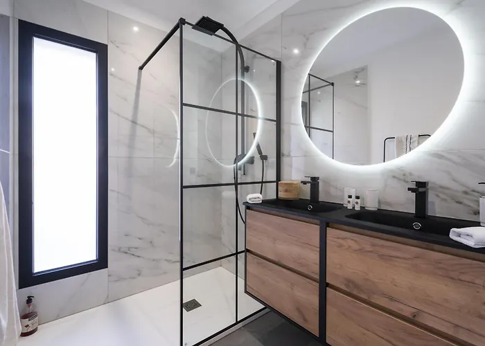 Bord De Avec Piscine