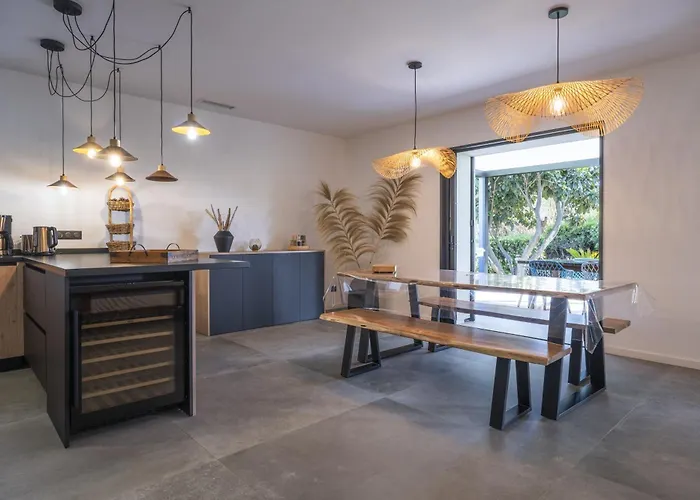 Bord De Avec Piscine וילה *